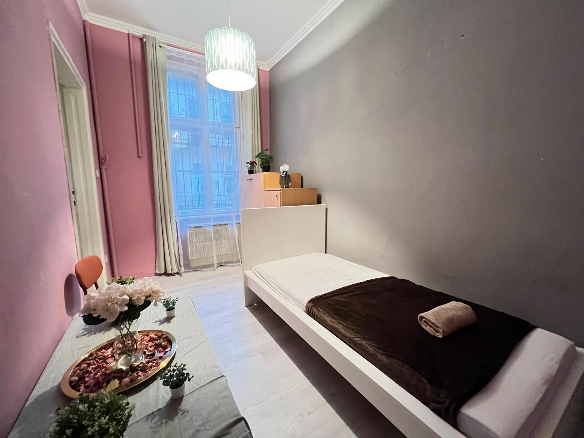 Baross Apartment With Convenience And Style Budapest Exterior photo