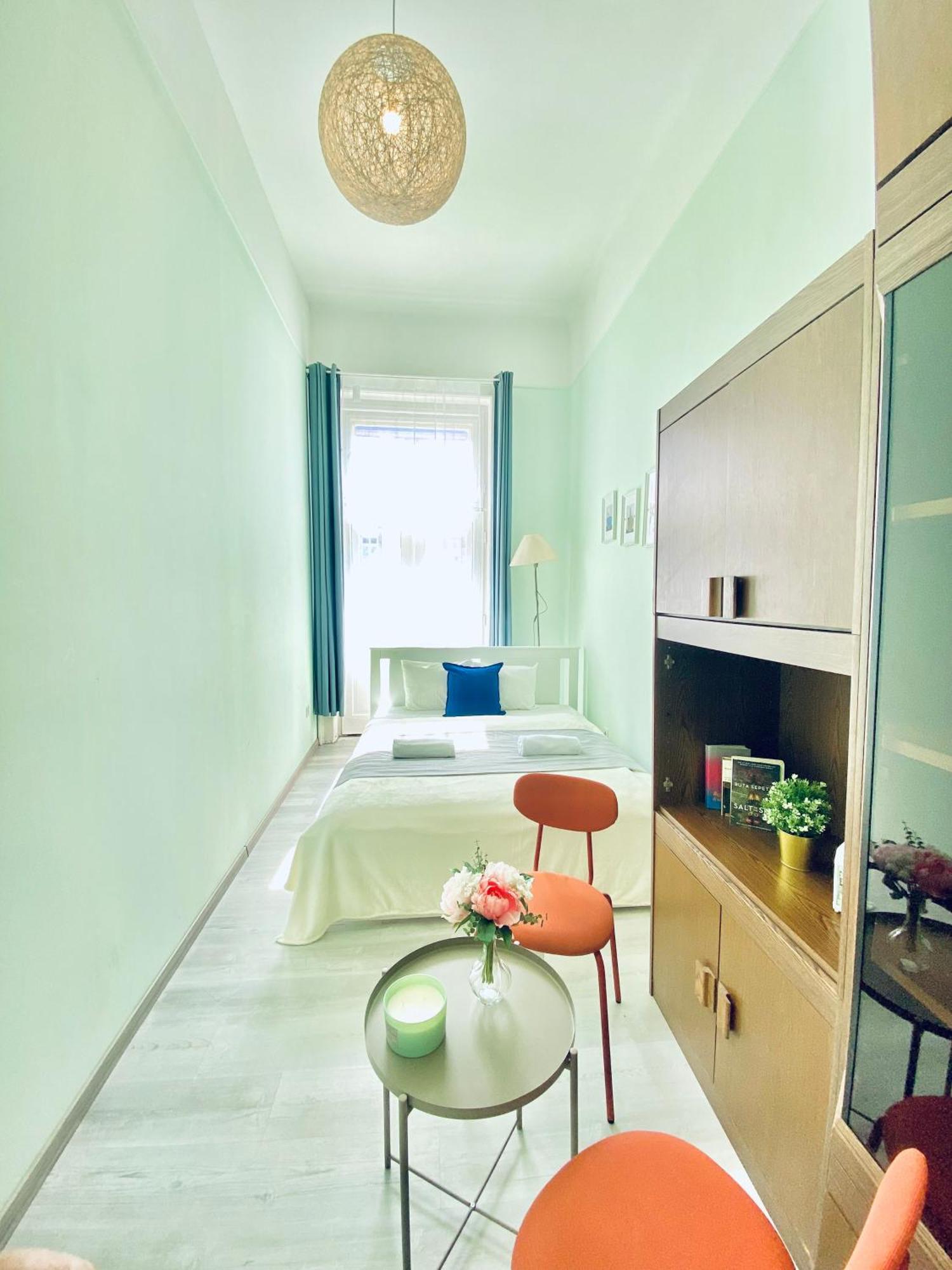 Baross Apartment With Convenience And Style Budapest Exterior photo